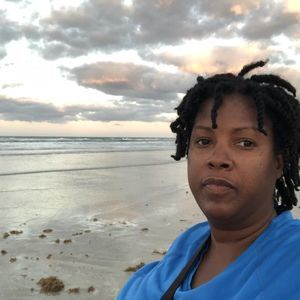 Meet your Posher, Yolanda